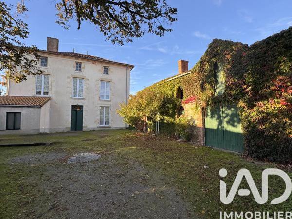 Maison à vendre 9 pièces 270 m² La Châtaigneraie