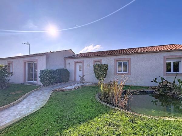 Maison moderne à vendre à LA GARNACHE - 4 chambres, piscine et grand séjour lumineux