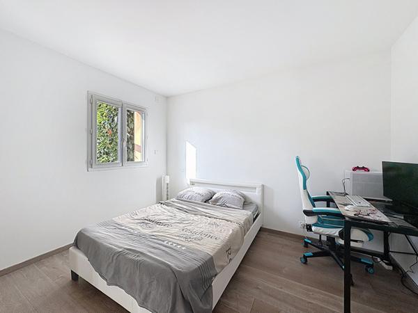 Maison moderne à vendre à LA GARNACHE - 4 chambres, piscine et grand séjour lumineux