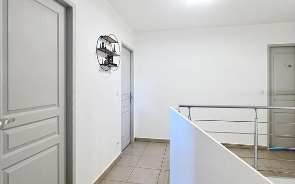 Maison à vendre    5 pièces •  Pia