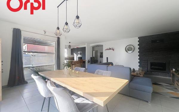 Maison à vendre    5 pièces •  Pia