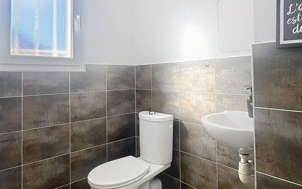 Maison à vendre    5 pièces •  Pia