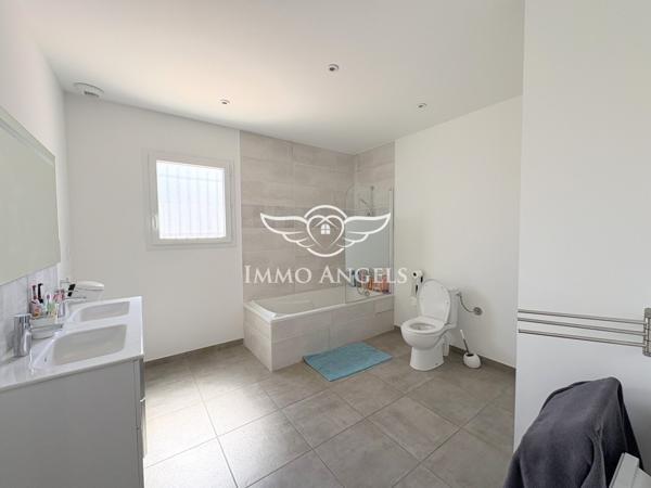 MAISON DE 141 M² AVEC PISCINE SUR UNE PARCELLE DE 376 M²