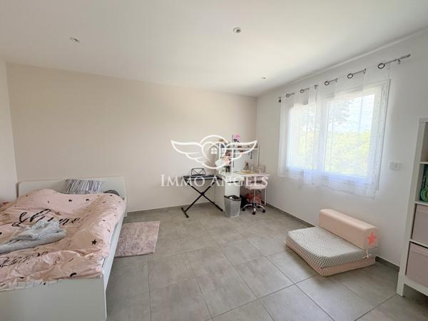 MAISON DE 141 M² AVEC PISCINE SUR UNE PARCELLE DE 376 M²
