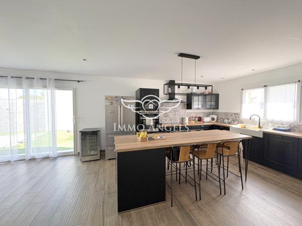 MAISON DE 141 M² AVEC PISCINE SUR UNE PARCELLE DE 376 M²