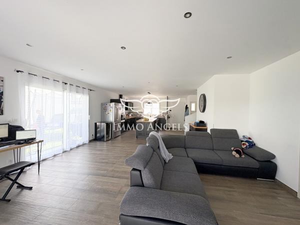 MAISON DE 141 M² AVEC PISCINE SUR UNE PARCELLE DE 376 M²