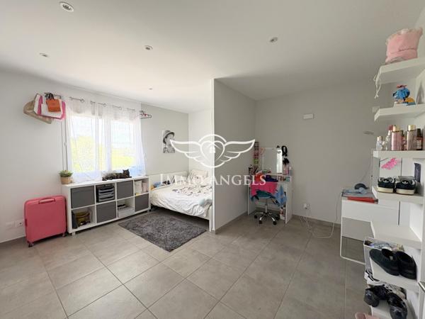 MAISON DE 141 M² AVEC PISCINE SUR UNE PARCELLE DE 376 M²