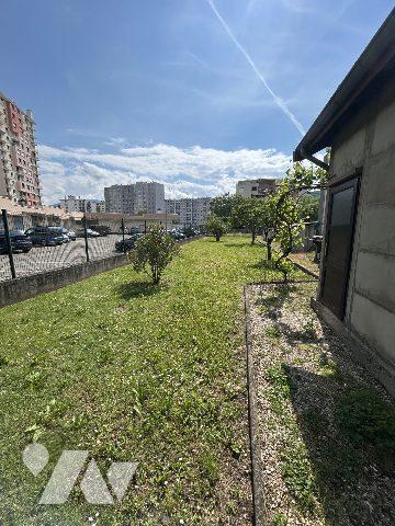 Maison avec dépendances