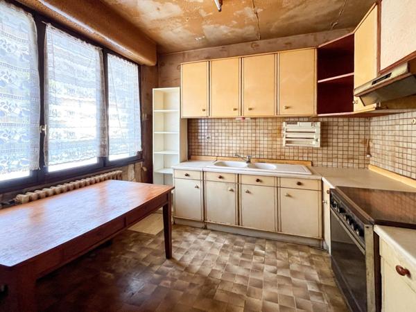 Maison mitoyenne de 90m2 T5 à rénover