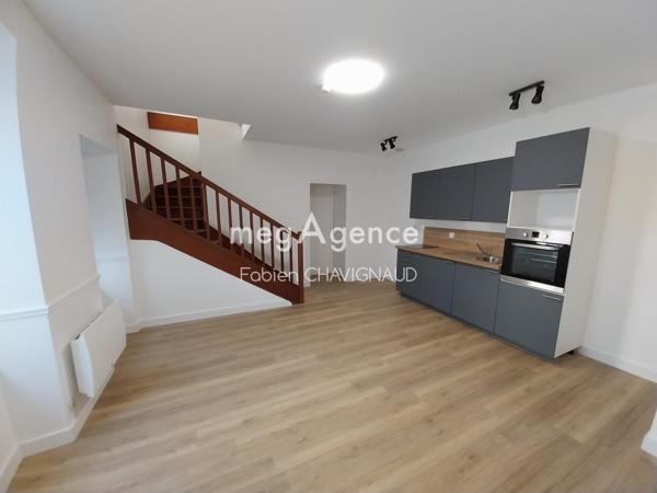 Immeuble à CHAVAGNES-EN-PAILLERS, 85250 - 400m²