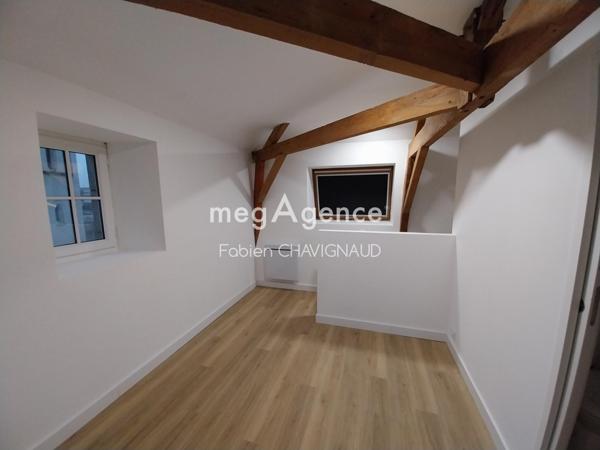 Immeuble à CHAVAGNES-EN-PAILLERS, 85250 - 400m²