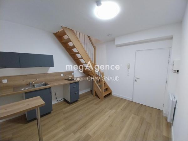 Immeuble à CHAVAGNES-EN-PAILLERS, 85250 - 400m²