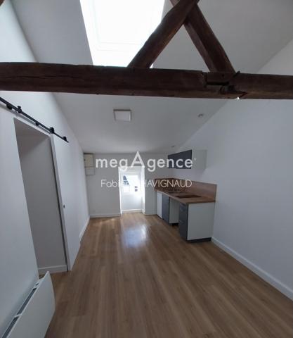 Immeuble à CHAVAGNES-EN-PAILLERS, 85250 - 400m²