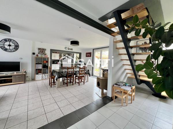 Maison 3 chambres, 2 bureaux, jardin, dépendances