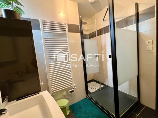 Maison 3 chambres, 2 bureaux, jardin, dépendances