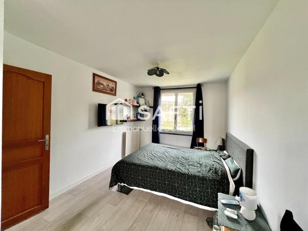 Maison 3 chambres, 2 bureaux, jardin, dépendances