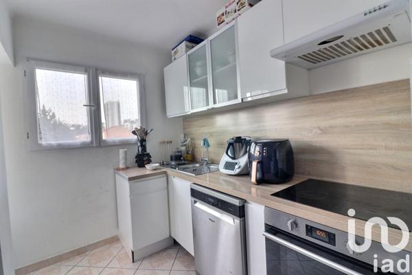 Appartement 3 pièces de 60 m² à Marseille (13011)