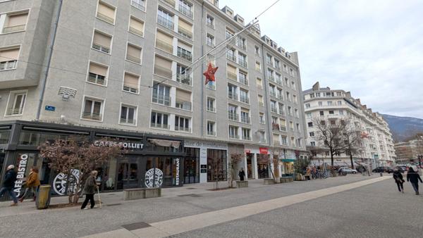 Chambre de service - Hyper Centre de Chambéry