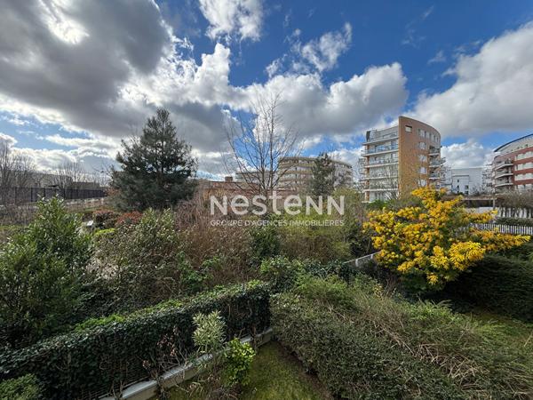 ISSY LES MOULINEAUX - FORT D'ISSY - Vente appartement 3 pièces traversant de 67.84 m² avec une terrasse orienté Sud/Ouest