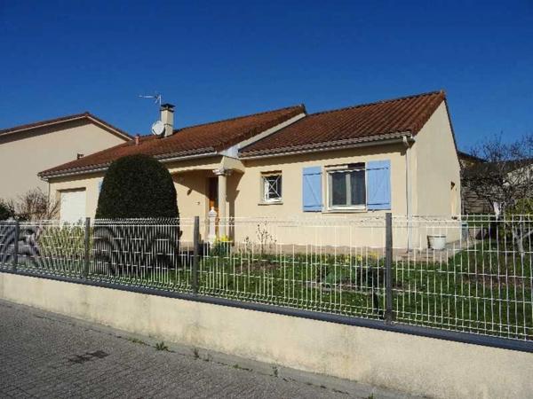 A SAINT JUNIEN PROCHE DU CENTRE VILLE ET DES COMMODITES MAISON PLAIN PIED DE 114 M² 3 CHAMBRES