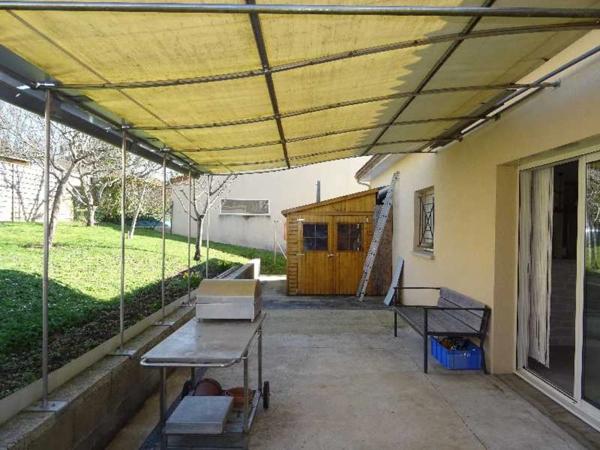 A SAINT JUNIEN PROCHE DU CENTRE VILLE ET DES COMMODITES MAISON PLAIN PIED DE 114 M² 3 CHAMBRES