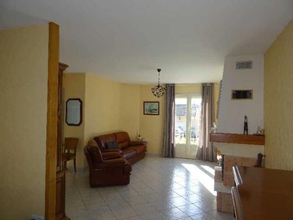 A SAINT JUNIEN PROCHE DU CENTRE VILLE ET DES COMMODITES MAISON PLAIN PIED DE 114 M² 3 CHAMBRES