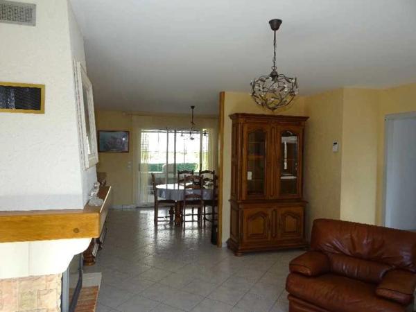 A SAINT JUNIEN PROCHE DU CENTRE VILLE ET DES COMMODITES MAISON PLAIN PIED DE 114 M² 3 CHAMBRES