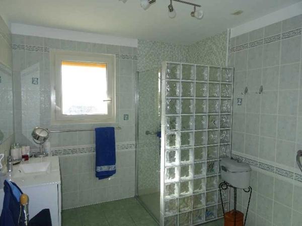 A SAINT JUNIEN PROCHE DU CENTRE VILLE ET DES COMMODITES MAISON PLAIN PIED DE 114 M² 3 CHAMBRES