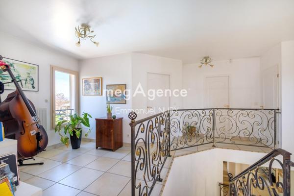 Maison à DARDILLY, 69570 - 7 pièces 194m²