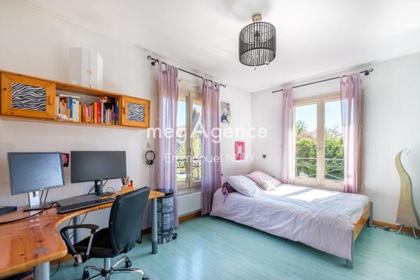 Maison à DARDILLY, 69570 - 7 pièces 194m²