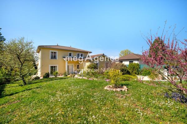 Maison à DARDILLY, 69570 - 7 pièces 194m²