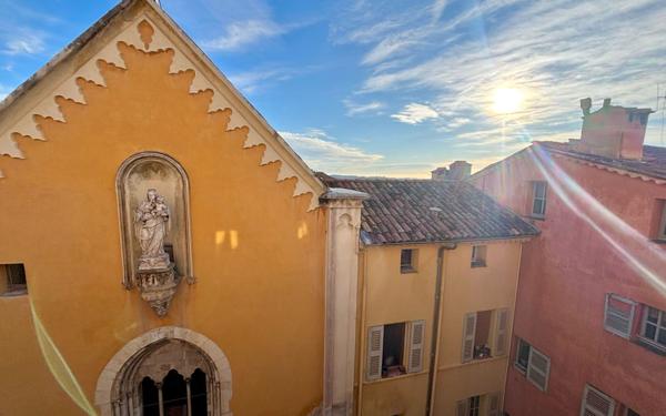 Appartement à vendre    2 pièces • 36 m2 Grasse