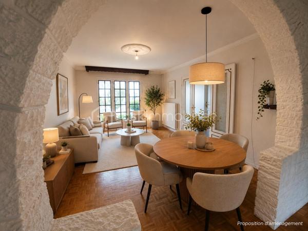 Situé dans le secteur recherché des fonds de Nogent à Montataire, cette maison familiale de 105 m2 habitables, édifiée en 1972, séduira les acquéreurs à la recherche d'un bien fonctionnel, lumineux et offrant un fort potentiel d'évolution.

✨ Description du bien

Au rez-de-chaussée, vous découvrirez :

- Une entrée accueillante
- Une salle à manger conviviale
- Un salon lumineux
- Une cuisine indépendante ( avec accès au garage )  
- Un WC avec lavabo indépendant

À l’étage :

- Trois chambres spacieuses avec espace de rangement
- Un bureau + dressing ou une 4éme chambres d'enfant ou d'appoint
- Une salle de bain avec WC
- Accès au grenier aménageable offrant un espace de stockage supplémentaire

🔧 Sous-sol et annexes

La maison bénéficie d’un sous-sol total compartimenté comprenant :

- Une cave
- Un atelier
- Grande pièce carrelée parfaite pour les repas de famille, salle de loisirs ou espace détente ( 26 m2 )
- Garage ( 20 m2 )

🌳 Extérieurs

- Terrain clos de 554 m²
- Exposition Sud-Est, offrant une belle luminosité
- Maison mitoyenne par le garage uniquement, garantissant une bonne indépendance
- Deux places de stationnement

⚙️ Caractéristiques techniques

- Construction traditionnelle en parpaings
- Chauffage gaz de ville
- Menuiseries simple vitrage

DPE : F GES:  F

⭐ Les points forts

✔ Secteur recherché proche Nogent-sur-Oise
✔ Beaux volumes familiaux
✔ Sous-sol complet 
✔ Combles aménageables
✔ Maison saine avec fort potentiel de valorisation
✔ Opportunité après rénovation

💬 Une maison idéale pour une famille, un premier achat ou un projet de rénovation avec valorisation à terme.

📍 Localisation

Environnement calme, proche des commodités, écoles et axes de circulation, gare à 2,5 km, idéal pour une famille souhaitant personnaliser son futur lieu de vie.

📞 Contactez moi pour organiser une visite et découvrir tout le potentiel de ce bien.