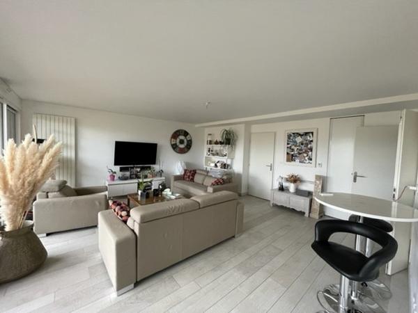 Appartement T4 à louer - 97 m² (réf : 557869)