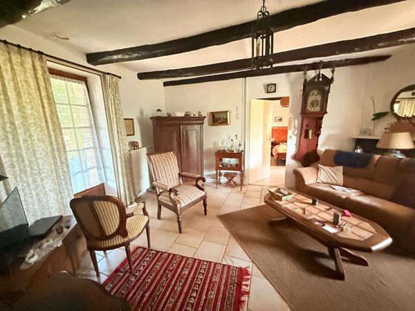 Maison pierre avec grange