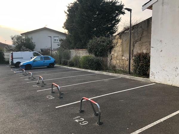 Parking  dans résidence neuve.