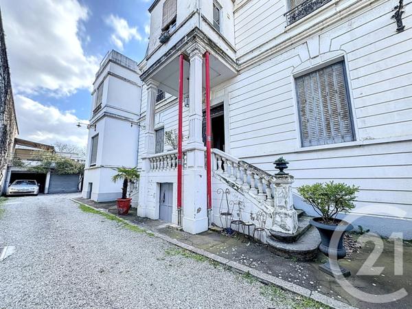 Appartement F6 à vendre  5 pièces - 188,42 m2 LYON - 69007