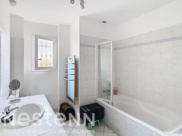 Belle Maison T5 de 109m² avec garage, piscine et jardin dans secteur recherché!!