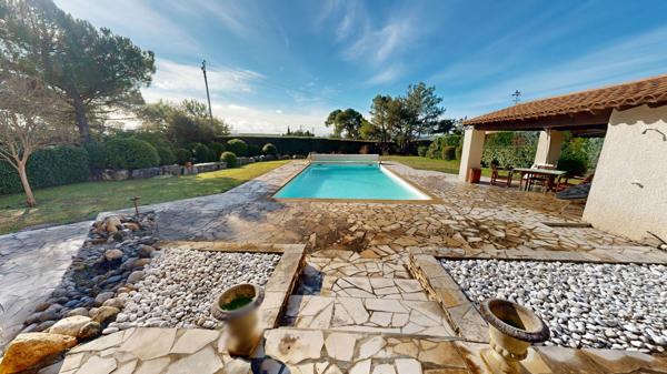 Proche Carcassonne, Maison familiale avec piscine et parc arboré