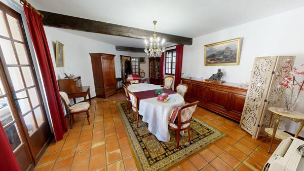 Proche Carcassonne, Maison familiale avec piscine et parc arboré