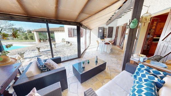 Proche Carcassonne, Maison familiale avec piscine et parc arboré