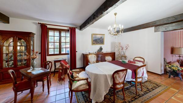 Proche Carcassonne, Maison familiale avec piscine et parc arboré