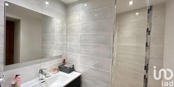 Maison de ville 7 pièces de 211 m² à Pont-Saint-Esprit (30130)