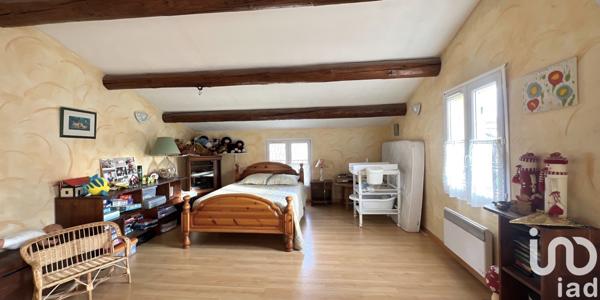 Maison de ville 7 pièces de 211 m² à Pont-Saint-Esprit (30130)