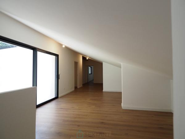 Un coin de campagne tranquille, une rénovation qualitative et lumineuse, de beaux volumes !