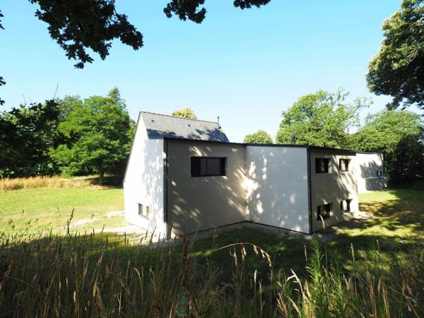 Un coin de campagne tranquille, une rénovation qualitative et lumineuse, de beaux volumes !