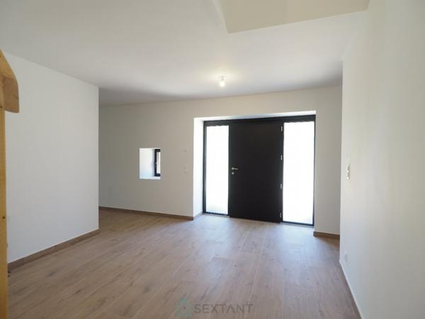 Un coin de campagne tranquille, une rénovation qualitative et lumineuse, de beaux volumes !