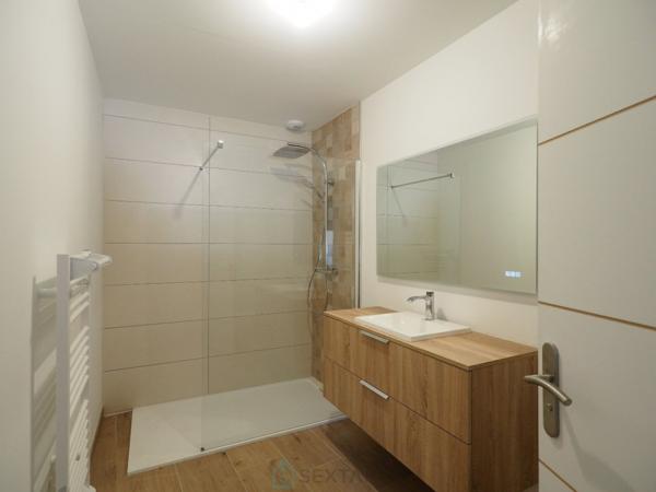 Un coin de campagne tranquille, une rénovation qualitative et lumineuse, de beaux volumes !