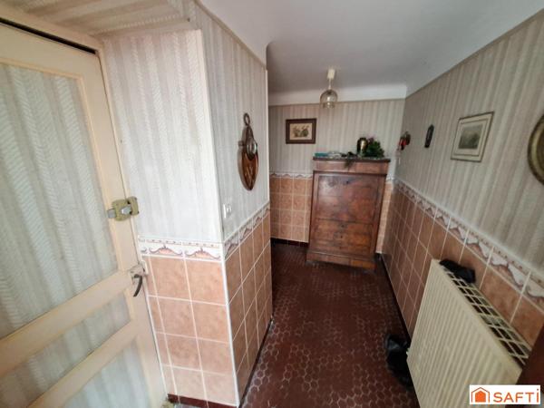 Immeuble à rénover, 230m2, 3 logements et local commercial