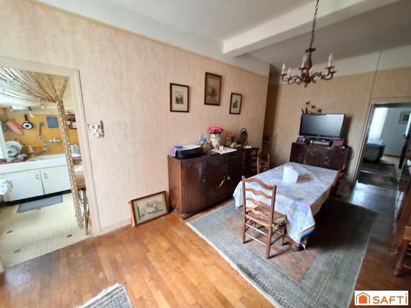 Immeuble à rénover, 230m2, 3 logements et local commercial